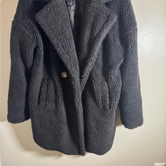 PrettyLittleThing Black Faux Shearling Teddy Coat - Picture 3 of 8